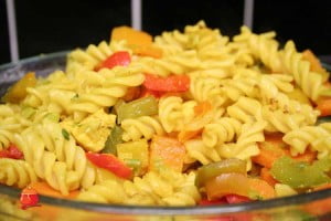 Kurczak z makaronem i warzywami