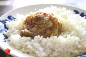 Kurczak z ryżem w sosie curry