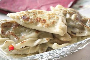 Domowe pierogi z kapustą i grzybami