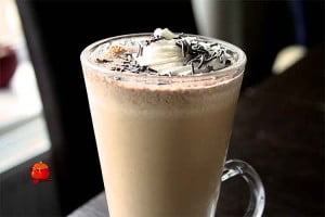 Orzechowa kawa frappe