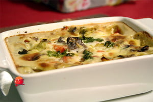 Wołowina zapiekana z warzywami pod beszamelem