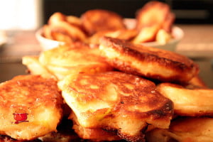 Racuchy drożdżowe z owocami