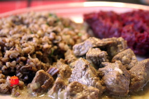 Wołowina w sosie z kurkumą