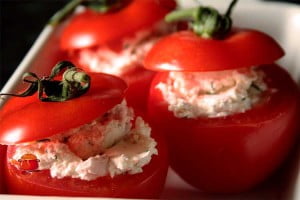 Pomidory faszerowane na surowo